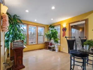 Main Level Dining Area