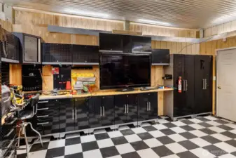 Excellent garage/shop!