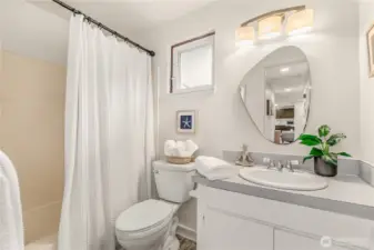 Full bathroom #2 is located in the hallway.