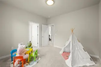 Bedroom Upstairs w/ Walk in Closet