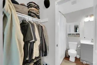 2-sided closet in primary suite