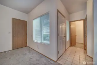 Entry/passage to Powder rm.
