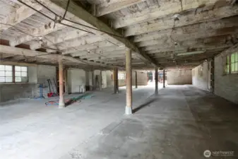 The main floor of the barn is cleaned out and ready for your needs.