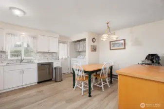 Highly efficient kitchen area.