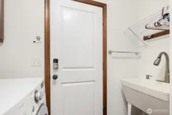 Utility sink