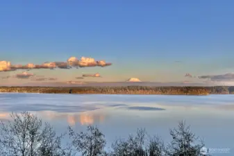 Unobstructed views of Mount Rainier with expansive open skies, create a captivating focal point