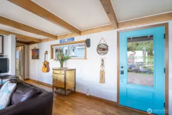 Shiplap walls & beamed ceilings