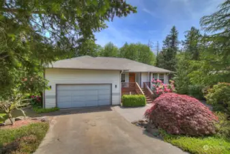 Welcome to 2955 NE Winesap Ct in beautiful Poulsbo! Home is located on a private lot nestled on a cul-de-sac.