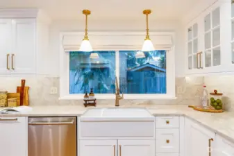 Meticulously remodeled Kitchen with Quartzite Countertops