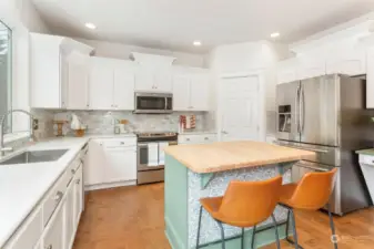 Spacious Nook/Kitchen photo 3