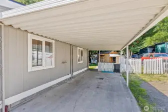 Nice & Convenient Covered Carport!