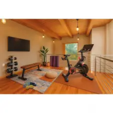 Fitness space - Virtually staged