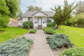 Currently used as a short-term rental, this home offers flexibility, comfort, and charm in a beautiful natural setting.