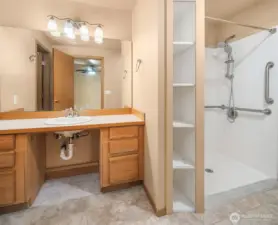 primary bath with wic and 3/4 bath