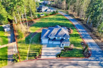 Spacious yard with open entertaining and play space!