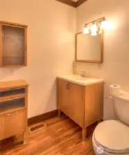 1/2 bath on main