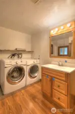 Full bath and laundry upstairs, cont