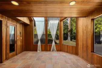 Sun room with sauna