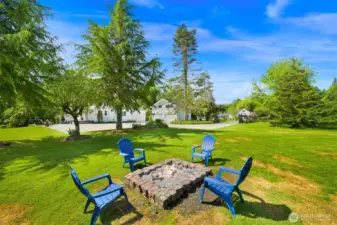 It'll be tough to find flatter, sunnier, quieter, and more secure acreage than this!