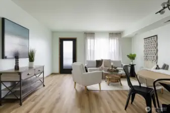 Main level living and dinning area
