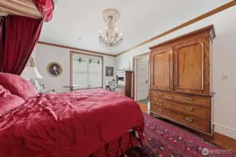Spacious Primary Suite