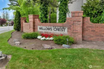 Willows Crest desirable enclave, close to everything.