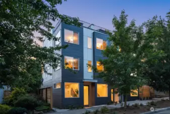 Superbly designed Townhomes are move in ready!  Excellent West Seattle location. Quiet neighborhood and still close parks, restaurants, shopping & major commuter routes.