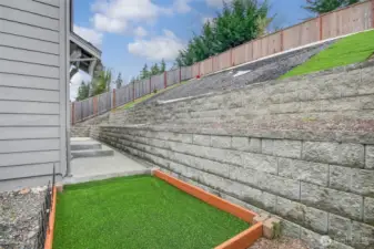 No maintenatce backyard