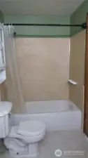 Full bath in primary bedroom