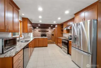 Large beautifully updated kitchen