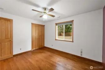 Large BR2, ceiling fan
