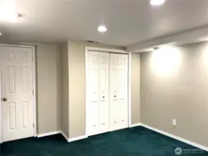basement extra room-no egress