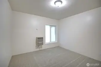 Unit 2 additional bedroom in primary suite.