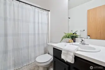 Full bath on upper level~