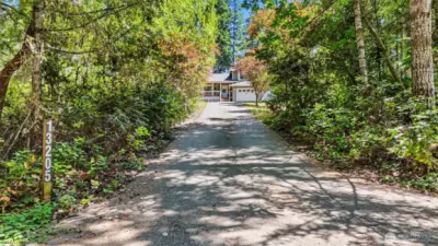 Serene and private drive up   to your own special hideaway!