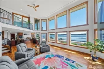 Open, bright and airy floorplan