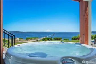 Covered hot tub to enjoy your view in all weather