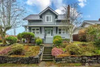 Renovated Craftsman offers 3 beds, 1.75 baths, and a detached 1-car garage.