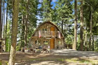 Adorable cabin a lot like the storybook Hanzel & Gretal in fairytales.