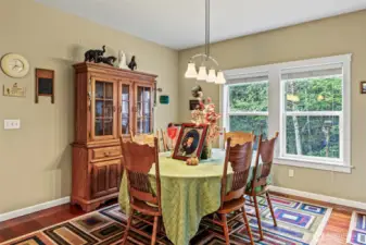 Plenty of room for large dining and display cabinets...