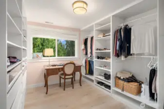 4th bedroom can be converted back to "normal" bedroom
