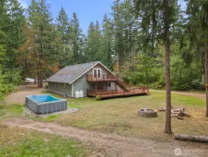 The large pool stays and the seller has lots of extra supplies to include for you.