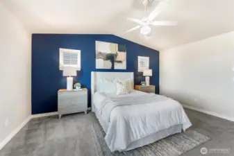Great flow and light with ceiling fan.