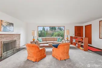 Large Window allow tons of natural light.