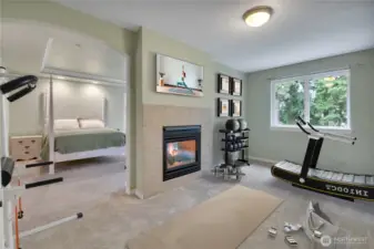 Extra area off of primary suite perfect for work out room or nursery.  This photo is VIRTUALLY staged.