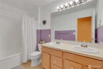 Large hall bath.