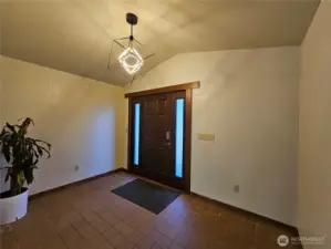 Large Welcoming Entryway!