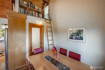 Loft area for office or ?