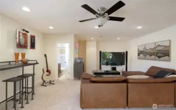 Virtually staged upper level bonus room!