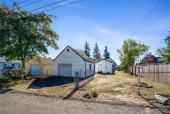 Detached Garage